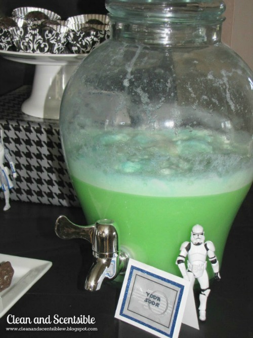 Lots of Star Wars party food ideas plus free printables.