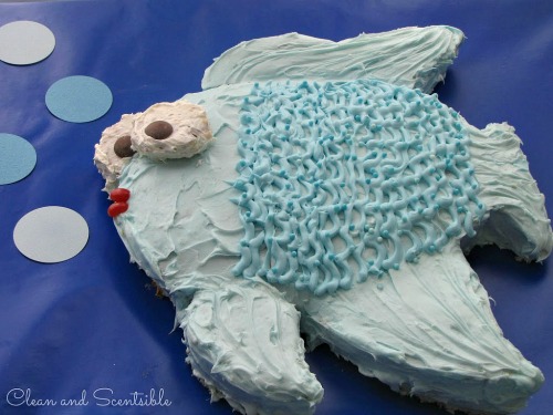 Easy DIY fish cake for Under the Sea party!